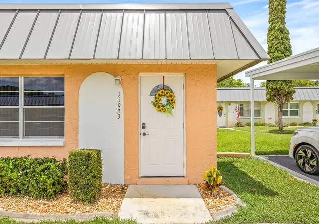 Photo 2 of Condo for sale at 11923 Boynton Ln #B, New Port Richey, FL 34654 | MLS# O6424731 | Listing updated on 2026-07-14