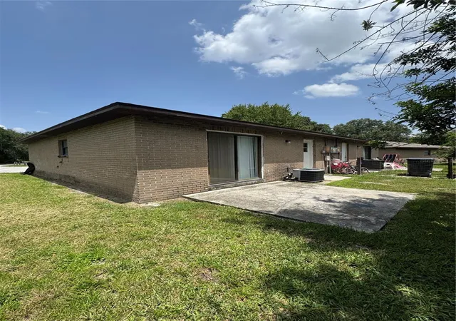 Photo 3 of Multi family home for sale at 2929 Nine Iron Dr, Lakeland, FL 33801 | MLS# L4963478 | Listing updated on 2026-07-30