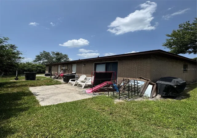 Photo 3 of House for sale at 2929 Nine Iron Dr, Lakeland, FL 33801 | MLS# L4963478 | Listing updated on 2026-09-21