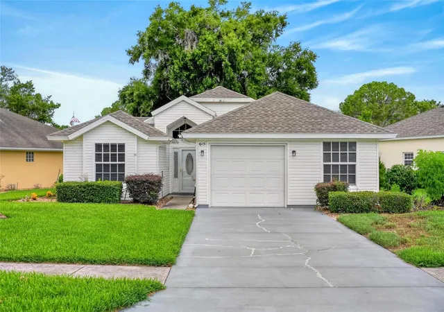 Photo 2 of Single family home for sale at 615 Juniper Way, Tavares, FL 32778 | MLS# O6424740 | Listing updated on 2026-09-04