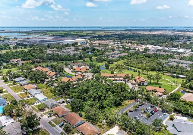 2nd image of 4578 Red Maple Rd, BRADENTON, FL 34210