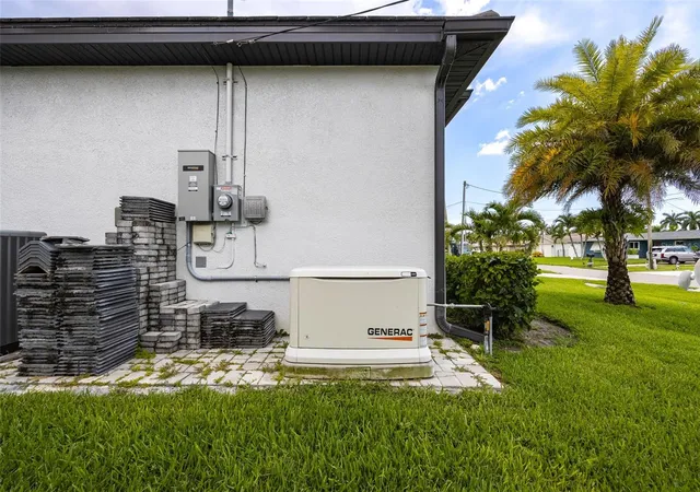 Homes for sale in Cape Coral, FL | 3619 Se 16th Pl, Cape Coral, FL 33904 | MLS# A4699865