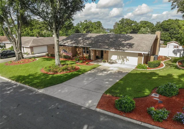 Photo 1 of Sale Pending at 5456 Houston Dr, Lakeland, FL 33809 | MLS# L4963479 | Listing updated on 2026-08-05
