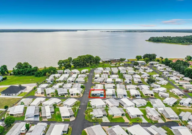 Photo 3 of Manufactured home for sale at 176 Sunset Dr, Leesburg, FL 34748 | MLS# G5115059 | Listing updated on 2026-08-26