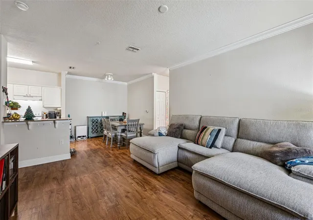 Listing Photo 5 - Condo for sale in building located at 200 Southern Pecan Cir, Winter Garden, FL 34787 - Unit #104