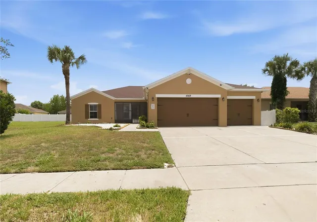 Photo 2 of Single family home for sale at 4069 Marina Isle Dr, Kissimmee, FL 34746 | MLS# O6424753 | Listing updated on 2026-10-08