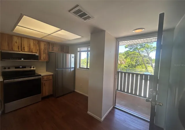 Listing Photo 3 - Condo for sale in building located at 1712 University Ln, COCOA, FL 32922 - Unit #307