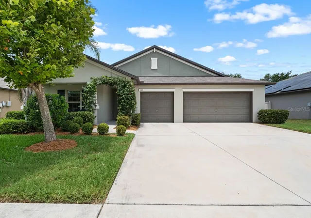 Photo 2 of Sale Pending at 809 Timeless Moss Dr, Ruskin, FL 33570 | MLS# TB8528848 | Listing updated on 2026-09-13