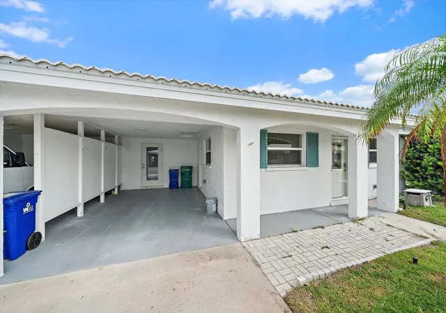 2nd image of 683 Spanish Dr S #214, Longboat Key, FL 34228 | MLS# A4699875
