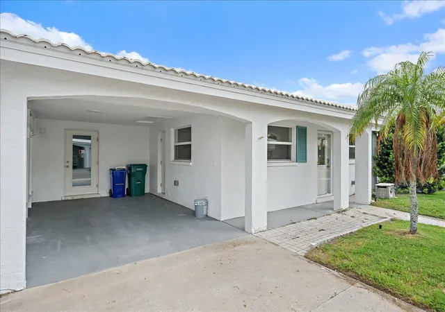 3rd image of 683 Spanish Dr S, LONGBOAT KEY, FL 34228