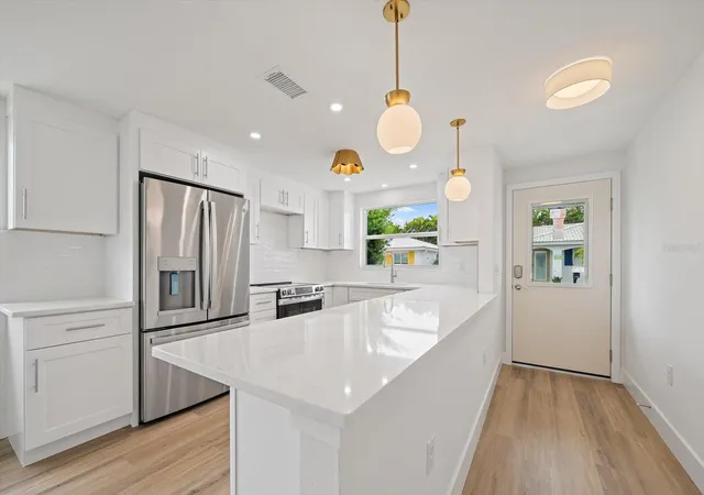 5th image of 683 Spanish Dr S, LONGBOAT KEY, FL 34228