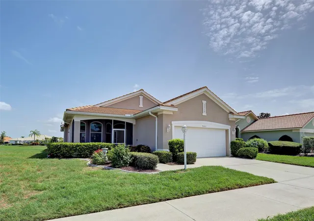 Photo 3 of Single family home for sale at 5011 Seagrass Dr, Venice, FL 34293 | MLS# D6148058 | Listing updated on 2026-10-09
