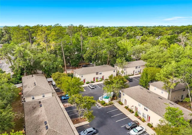 3rd image of 1710 Nw 7Th St #604, Gainesville, FL 32609 | MLS# L4963485