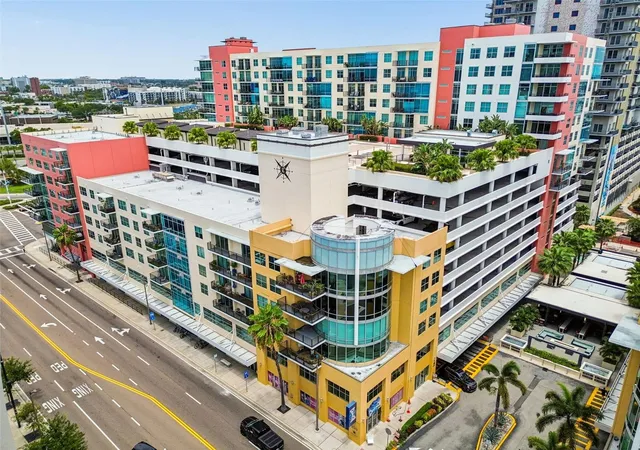 Listing Photo 3 - Condo for sale in building located at 1120 E Kennedy Blvd, Tampa, FL 33602 - Unit #1030