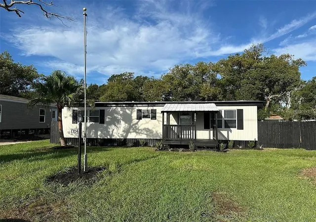 Photo 1 of Manufactured home for sale at 1704 Missouri Ave, St Cloud, FL 34769 | MLS# W7887607 | Listing updated on 2026-08-07
