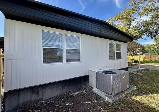 Photo 3 of Manufactured home for sale at 1704 Missouri Ave, St Cloud, FL 34769 | MLS# W7887607 | Listing updated on 2026-08-07