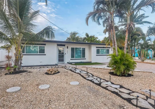4th image of 747 Pruitt Dr, Madeira Beach, FL 33708 | MLS# O6424823