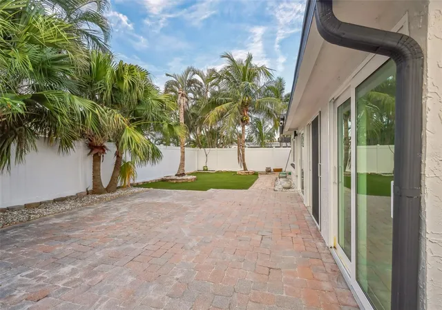 5th image of 747 Pruitt Dr, Madeira Beach, FL 33708 | MLS# O6424823