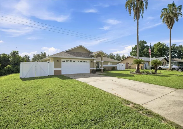 Photo 2 of Single family home for sale at 2891 Sw 140th Loop, Ocala, FL 34473 | MLS# OM728412 | Listing updated on 2026-08-22