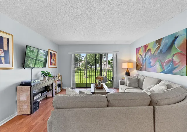 Listing Photo 3 - Condo for sale in building located at 8217 Sun Spring Cir, Orlando, FL 32825 - Unit #72