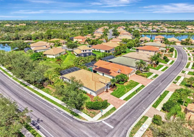 Photo 4 of Single family home for sale at 11783 Puma Path, Venice, FL 34292 | MLS# A4699902 | Listing updated on 2026-10-20