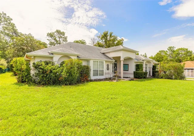 Photo 2 of Single family home for sale at 10901 Sw 55th Avenue, Ocala, FL 34476 | MLS# V4950189 | Listing updated on 2026-09-21