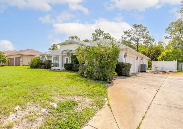 Photo 3 of Single family home for sale at 10901 SW 55th Avenue, Ocala, FL 34476 | MLS# V4950189 | Listing updated on 2026-09-21
