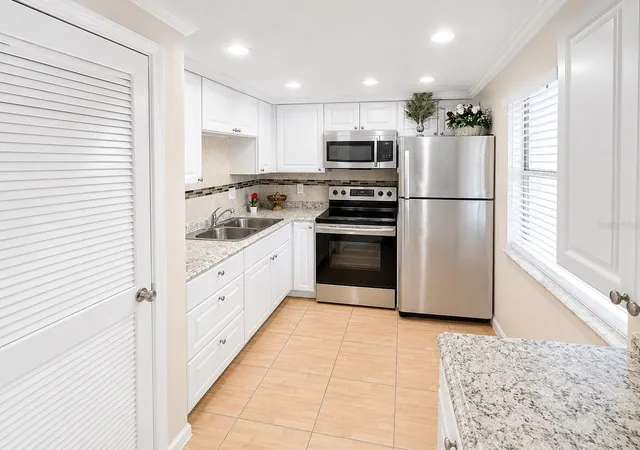 2nd image of 946 Virginia St, DUNEDIN, FL 34698