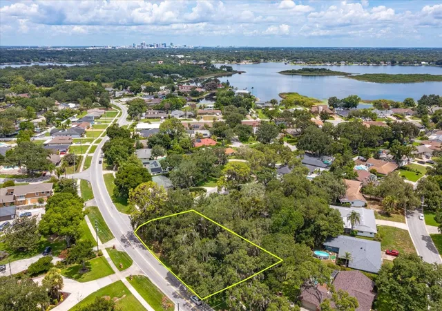 Photo 2 of Sale Pending at Gran Lac Ave, Belle Isle, FL 32812 | MLS# O6424859 | Listing updated on 2026-08-28