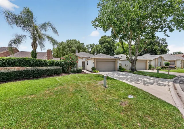 Photo 2 of Single family home for sale at 4588 Ne 4th Street, Ocala, FL 34470 | MLS# OM728419 | Listing updated on 2026-08-22