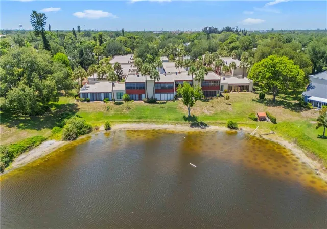 4th image of 514 Spring Lakes Blvd, Bradenton, FL 34210 | MLS# C7528369