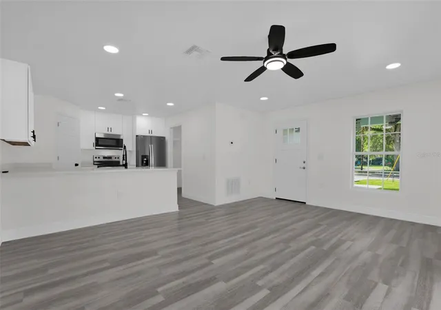 3rd image of 1704 W 15Th St, Sanford, FL 32771 | MLS# O6424884