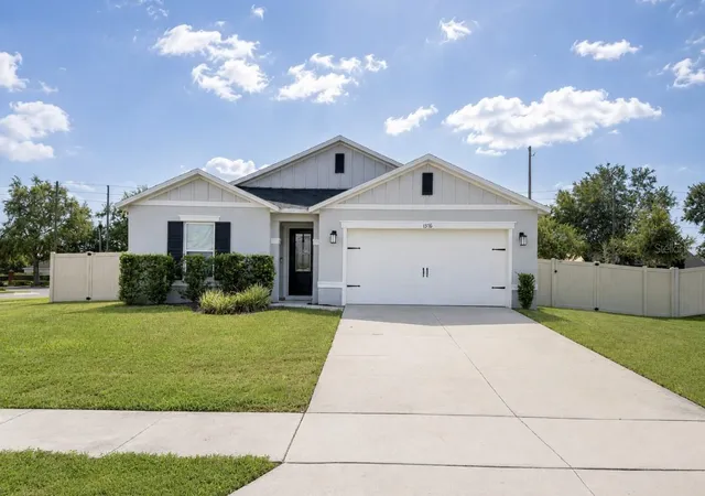 Photo 1 of Sale Pending at 1378 Park Leah Cir, Apopka, FL 32712 | MLS# O6424887 | Listing updated on 2026-09-23