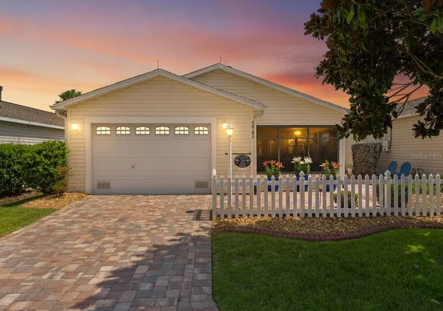 Photo 1 of Single family home for sale at 313 Varnville Way, The Villages, FL 32162 | MLS# R4911653 | Listing updated on 2026-10-08