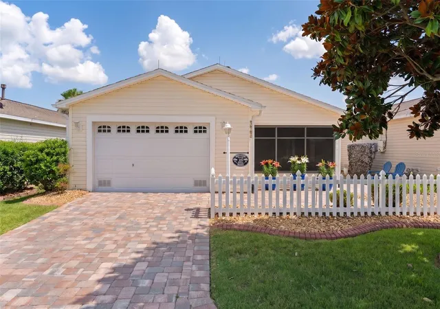Photo 3 of Single family home for sale at 313 Varnville Way, The Villages, FL 32162 | MLS# R4911653 | Listing updated on 2026-10-08