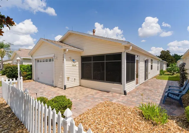 Photo 4 of House for sale at 313 Varnville Way, The Villages, FL 32162 | MLS# R4911653 | Listing updated on 2026-10-08