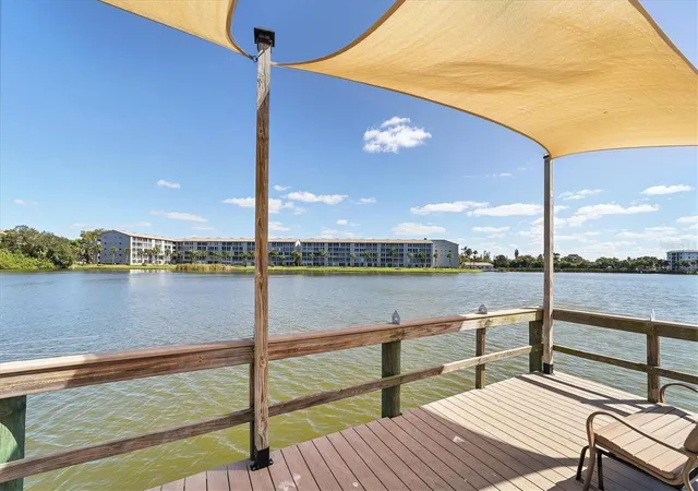 Listing Photo 2 - Condo for sale in building located at 3446 Lake Bayshore Dr, BRADENTON, FL 34205 - Unit #416