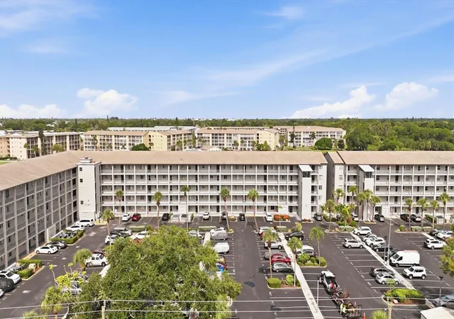 Photo 42 of Sale Pending at 3446 Lake Bayshore Dr #416, Bradenton, FL 34205 | MLS# A4699932 | Listing updated on 2026-08-04