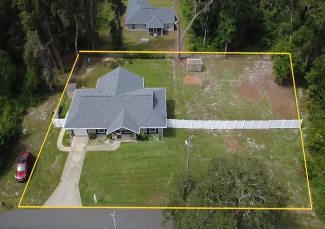 Photo 4 of Single family home for sale at 10 Emerald Trl, Ocala, FL 34472 | MLS# OM728424 | Listing updated on 2026-07-15