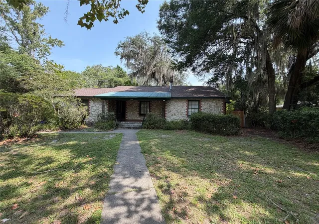 1st image of 1740 Nw 7th Ave, Gainesville, FL 32603 | MLS# GC541937