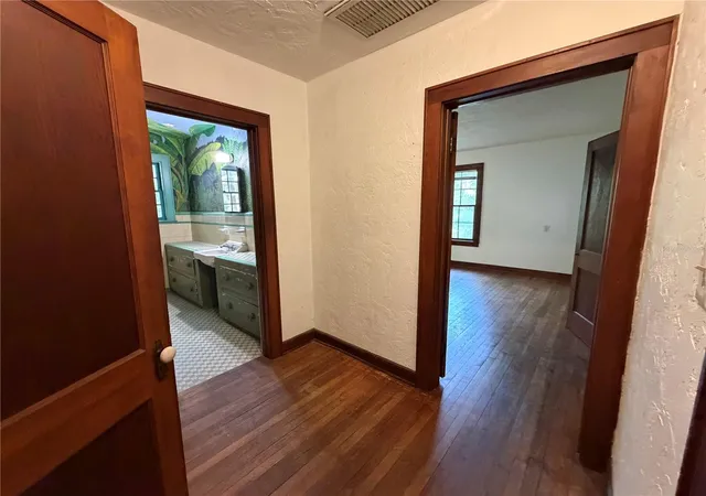 5th image of 1740 Nw 7Th Ave, Gainesville, FL 32603 | MLS# GC541937