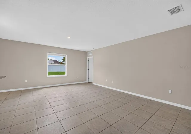 Photo 3 of Single family home for sale at 2323 Fern Palm Dr, Edgewater, FL 32141 | MLS# V4950194 | Listing updated on 2026-09-03