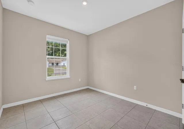 Photo 4 of Single family home for sale at 2323 Fern Palm Dr, Edgewater, FL 32141 | MLS# V4950194 | Listing updated on 2026-09-03