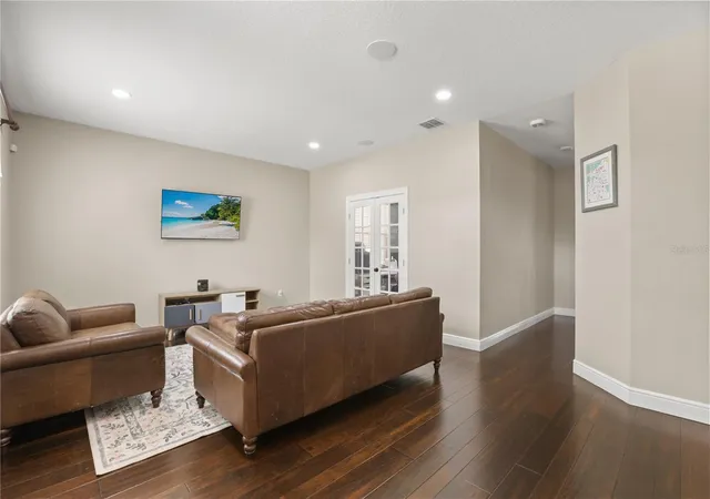 Photo 2 of Single family home for sale at 932 Lost Grv Cir, Winter Garden, FL 34787 | MLS# O6424937 | Listing updated on 2026-10-21