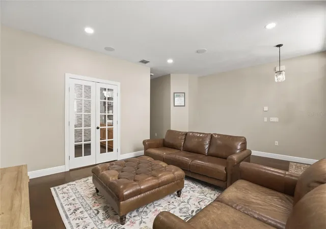 Photo 3 of Single family home for sale at 932 Lost Grv Cir, Winter Garden, FL 34787 | MLS# O6424937 | Listing updated on 2026-10-21