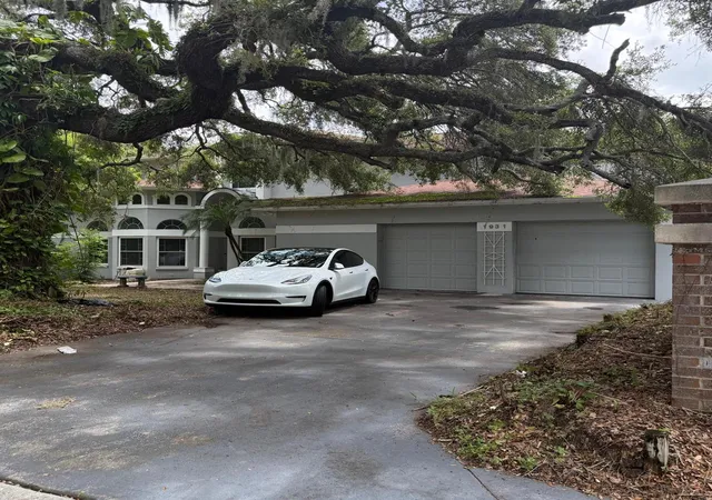 Photo 1 of Single family home for sale at 1931 Oak Ridge Ct, Clearwater, FL 33759 | MLS# TB8529045 | Listing updated on 2026-09-01