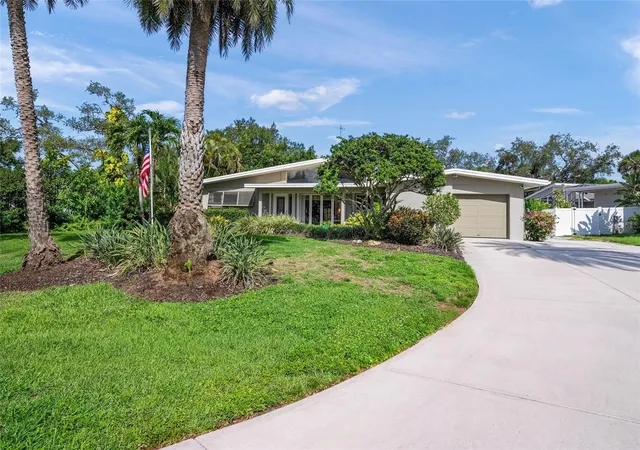 Single family home for sale at 7616 Cove Ter, SARASOTA, FL 34231 | MLS# A4699941
