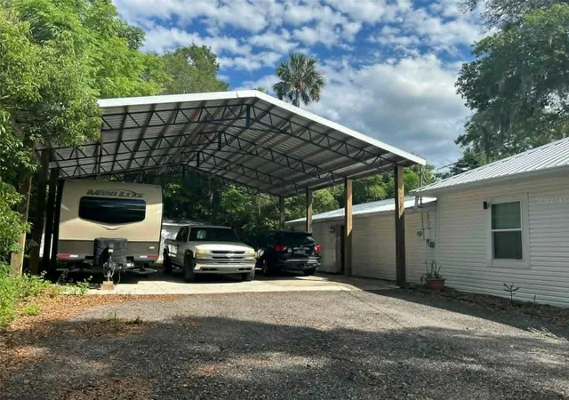 6th image of 2028 Old New York Ave, Deland, FL 32720 | MLS# A4699946