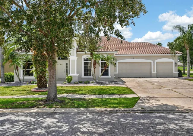 Photo 2 of Single family home for sale at 3555 Maribella Dr, New Smyrna Beach, FL 32168 | MLS# V4950197 | Listing updated on 2026-10-03