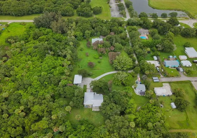 Photo 1 of Land for sale at 711 S 21st Street, Fort Pierce, FL 34950 | MLS# O6424951 | Listing updated on 2026-08-04